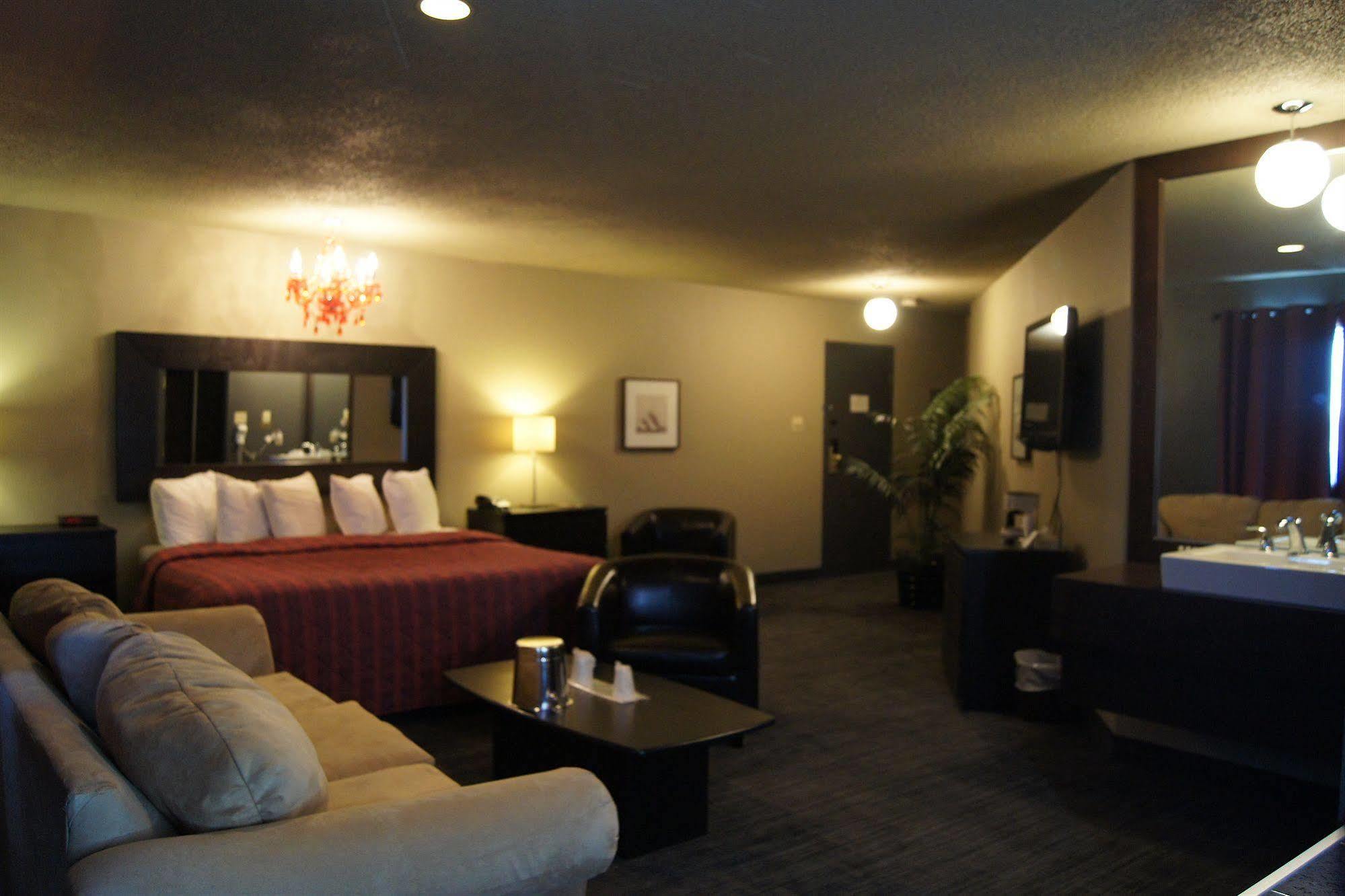 Hotel L'Express Longueuil Exterior photo