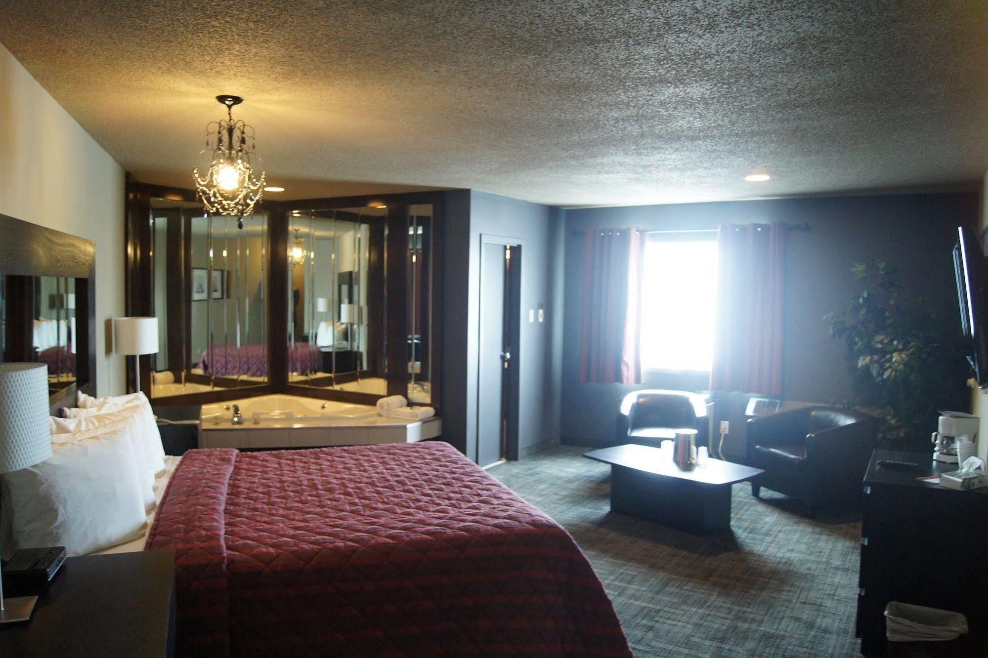 Hotel L'Express Longueuil Exterior photo