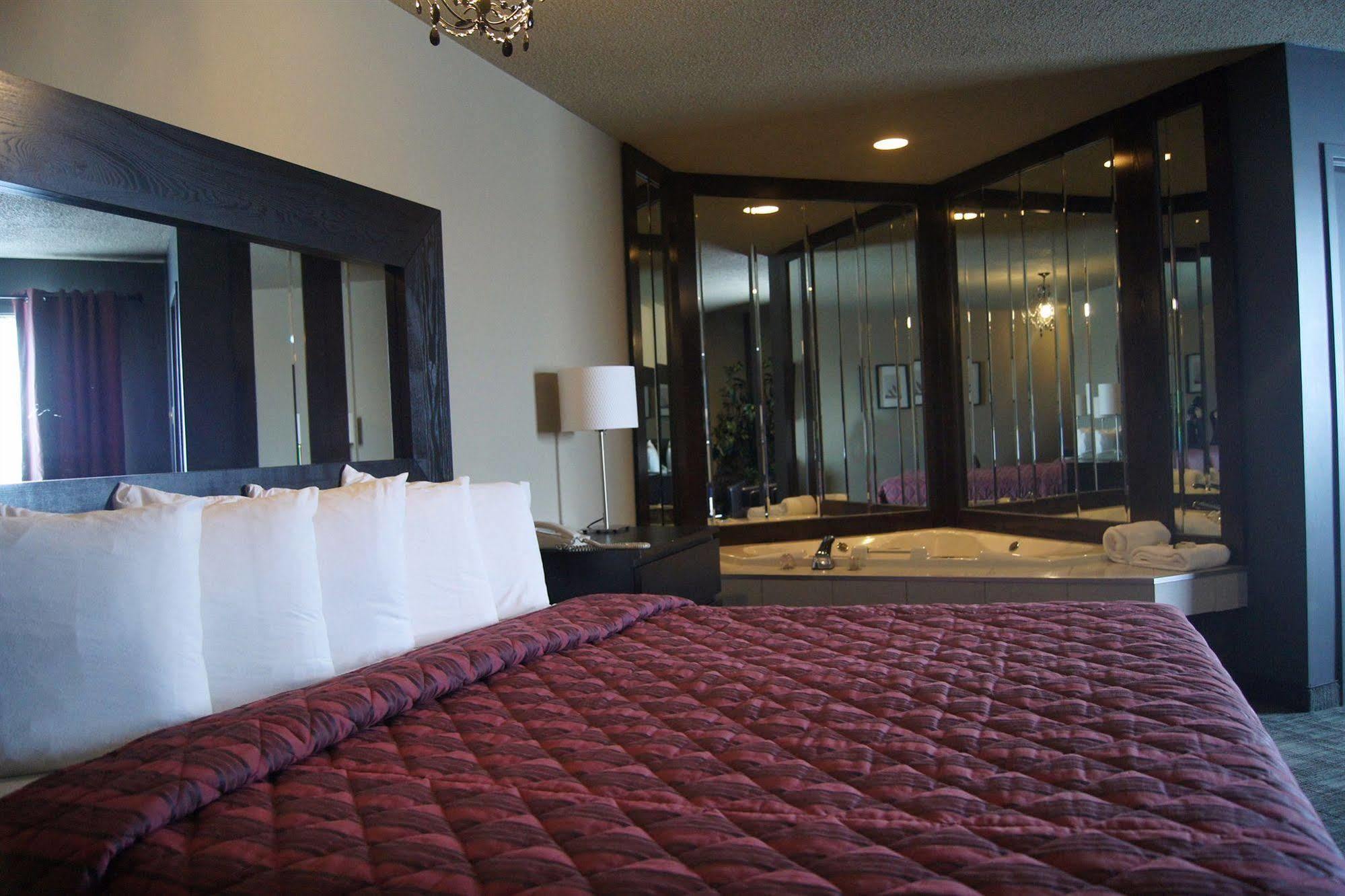 Hotel L'Express Longueuil Exterior photo